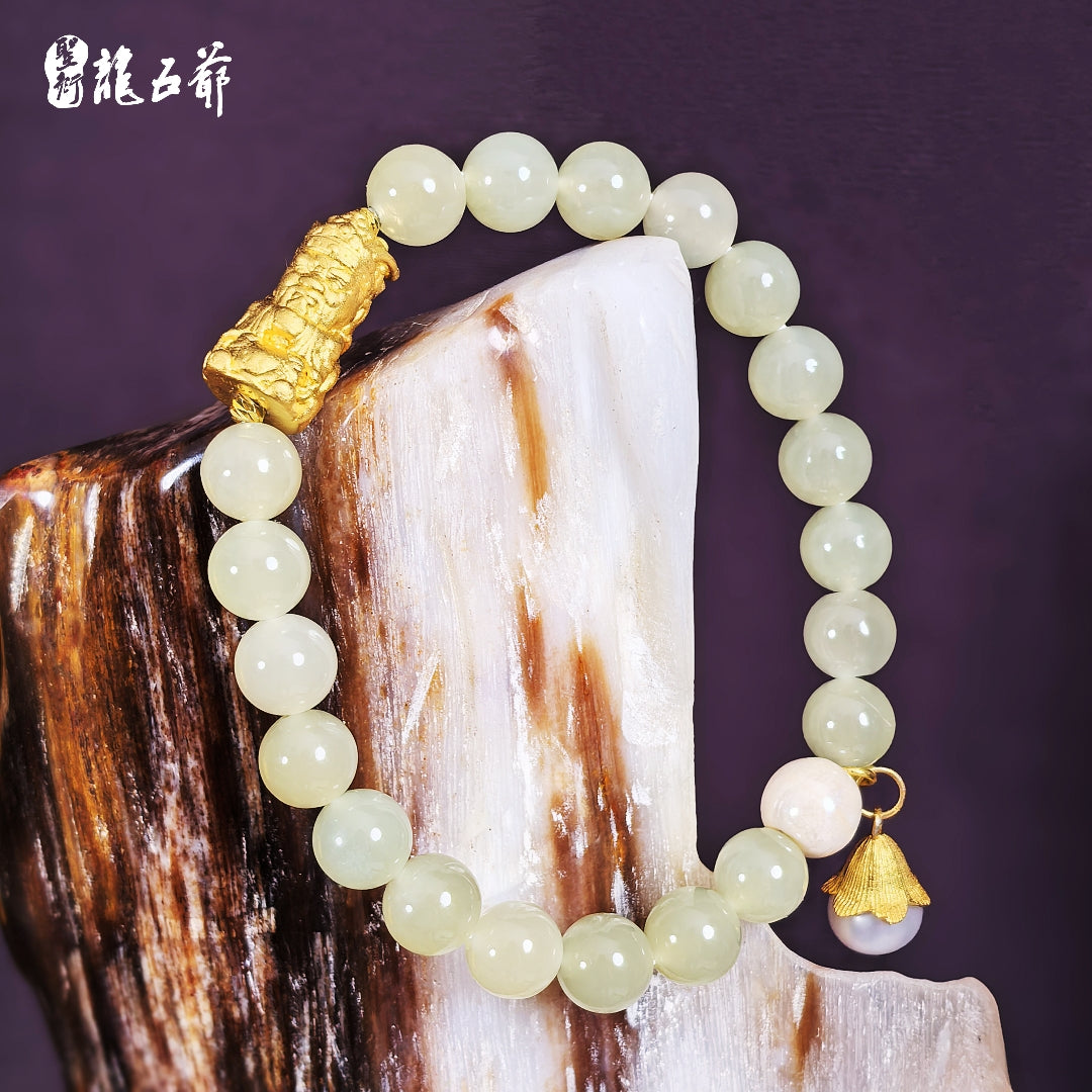 May you prosper all the way (Hetian jade paired with a fragrant porcelain bracelet)
